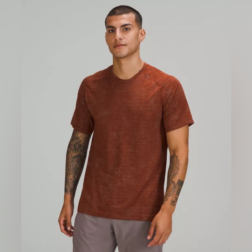 Lululemon Men’s Rust Metal Vent Tech T 2.0 XL Designed for Running‎ and Training